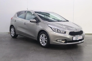 Хэтчбек Kia Ceed 2014 года, 1200000 рублей, Брянск