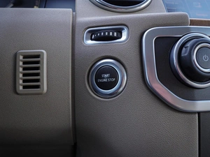 Внедорожник Land Rover Discovery 2014 года, 3200000 рублей, Волгоград