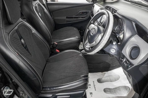 Хетчбэк Toyota Vitz 2014 года, 899000 рублей, Барнаул