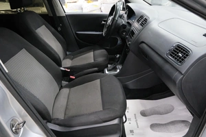 Седан Volkswagen Polo 2013 года, 859000 рублей, Омск