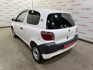 Хетчбэк Toyota Vitz 2000 года, 249000 рублей, Красноярск