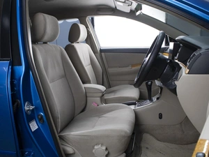 Хетчбэк Toyota Corolla 2004 года, 610000 рублей, Омск