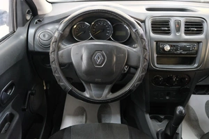 Седан Renault Logan 2016 года, 479000 рублей, Омск