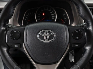 Внедорожник Toyota RAV4 2013 года, 1835992 рублей, Тюмень