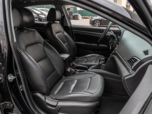 Седан Hyundai Elantra 2016 года, 1345000 рублей, Краснодар