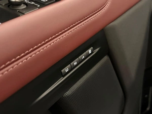 Внедорожник Land Rover Range Rover Evoque 2024 года, 6600000 рублей, Павловская Слобода