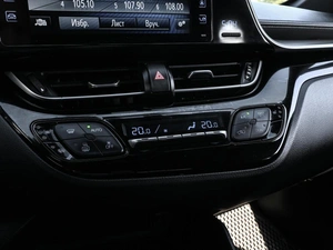 Внедорожник Toyota C-HR 2018 года, 2399000 рублей, Волгоград