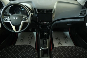 Седан Hyundai Solaris 2016 года, 1099000 рублей, Омск
