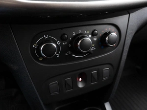 Хетчбэк Renault Sandero Stepway 2020 года, 1329000 рублей, Саратов