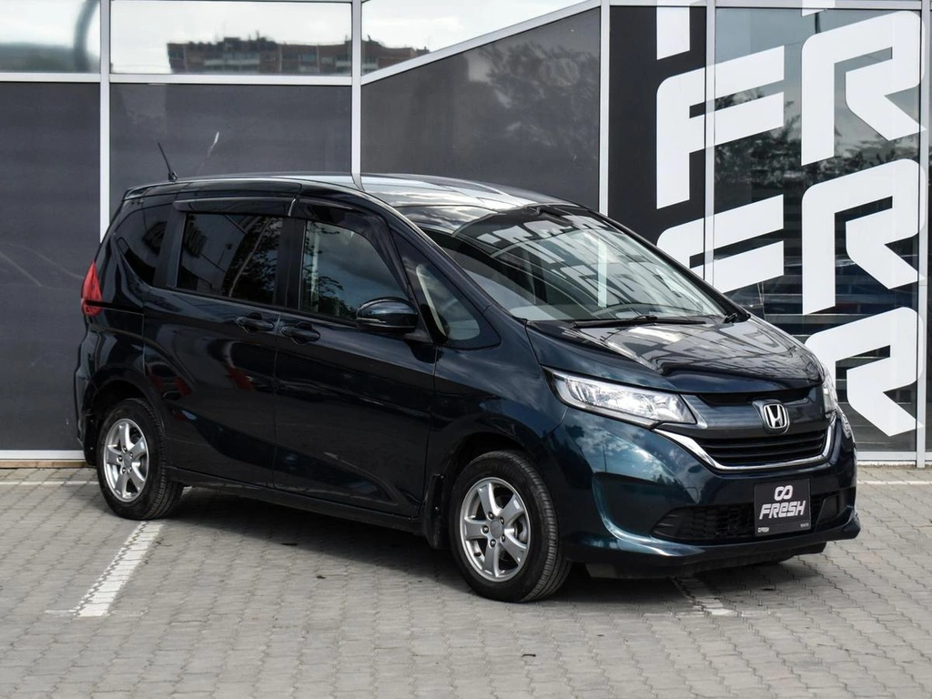 Минивэн Honda Freed 2018 года, 1770000 рублей, Краснодар