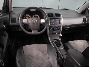 Седан Toyota Corolla 2011 года, 1028000 рублей, Воронеж