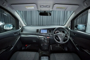 Минивэн Toyota Isis 2011 года, 1149000 рублей, Красноярск