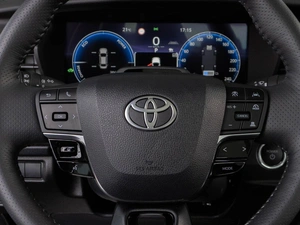 Седан Toyota Camry 2025 года, 4360000 рублей, Тюмень