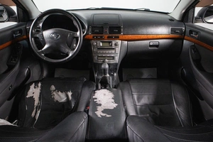 Седан Toyota Avensis 2007 года, 549000 рублей, Сургут