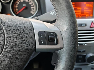 Седан Opel Astra 2011 года, 640000 рублей, Краснодар
