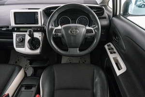 Минивэн Toyota Wish 2016 года, 1749000 рублей, Красноярск