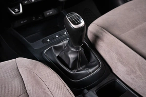 Хетчбэк Kia Rio X-Line 2018 года, 1369000 рублей, Сургут