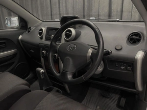 Хетчбэк Toyota Ist 2002 года, 550000 рублей, Красноярск