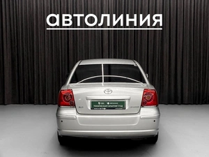Седан Toyota Avensis 2005 года, 799000 рублей, Красноярск