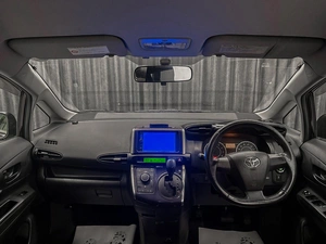 Минивэн Toyota Wish 2010 года, 1250000 рублей, Красноярск