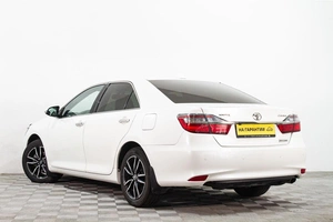 Седан Toyota Camry 2016 года, 2129000 рублей, Сургут