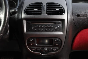 Хетчбэк Peugeot 206 2007 года, 339000 рублей, Новосибирск