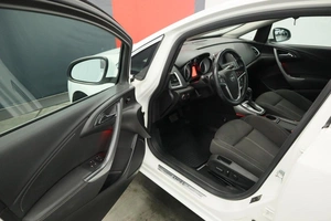 Универсал Opel Astra 2013 года, 915000 рублей, Курск