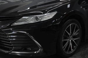 Седан Toyota Camry 2022 года, 2850000 рублей, Омск