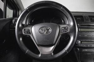 Седан Toyota Avensis 2009 года, 1019000 рублей, Сургут