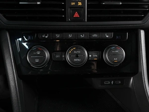 Седан Volkswagen Jetta 2020 года, 1890000 рублей, Аксай