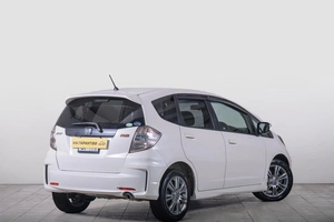 Хетчбэк Honda Fit 2011 года, 1139000 рублей, Томск