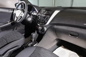 Седан Hyundai Solaris 2015 года, 1169000 рублей, Новосибирск