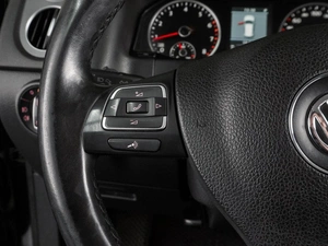 Внедорожник Volkswagen Tiguan 2012 года, 1474000 рублей, Воронеж