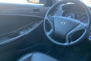 Седан Hyundai Sonata 2010 года, 1075000 рублей, Солонцы