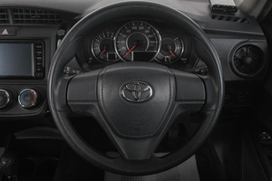 Седан Toyota Corolla Axio 2017 года, 1259000 рублей, Кемерово