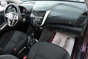 Седан Hyundai Solaris 2012 года, 869000 рублей, Омск