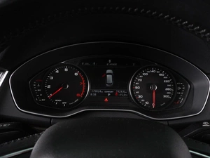 Внедорожник Audi Q5 2018 года, 3199000 рублей, Красный Пахарь