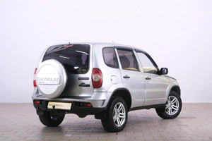 Внедорожник Chevrolet Niva 2010 года, 469000 рублей, Омск