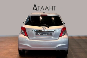 Хетчбэк Toyota Vitz 2013 года, 839000 рублей, Красноярск