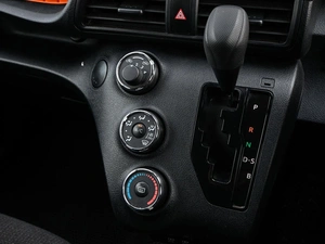 Минивэн Toyota Sienta 2019 года, 1530000 рублей, Краснодар