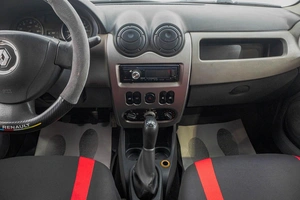 Седан Renault Logan 2010 года, 499000 рублей, Барнаул