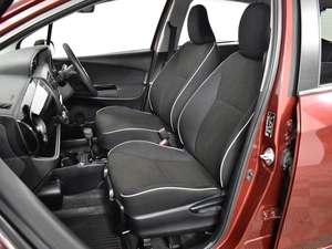 Хетчбэк Toyota Vitz 2017 года, 876100 рублей, Казань