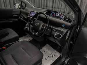 Минивэн Toyota Sienta 2016 года, 1370000 рублей, Красноярск