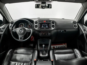 Внедорожник Volkswagen Tiguan 2010 года, 1155000 рублей, Красноярск