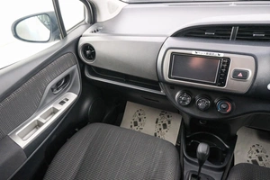 Хетчбэк Toyota Vitz 2016 года, 919000 рублей, Красноярск