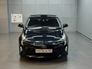 Лифтбек Toyota Prius 2016 года, 1897000 рублей, Красноярск