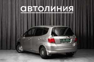 Хетчбэк Honda Fit 2004 года, 399000 рублей, Красноярск