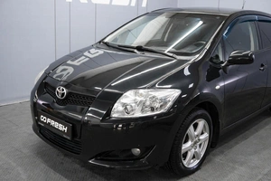 Хетчбэк Toyota Auris 2008 года, 590000 рублей, Омск