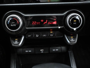 Седан Kia Rio 2020 года, 1829000 рублей, Кирилловка