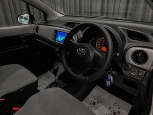Хетчбэк Toyota Vitz 2012 года, 679000 рублей, Красноярск